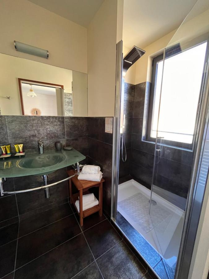 Le Vinois Hotel Caillac Bagian luar foto