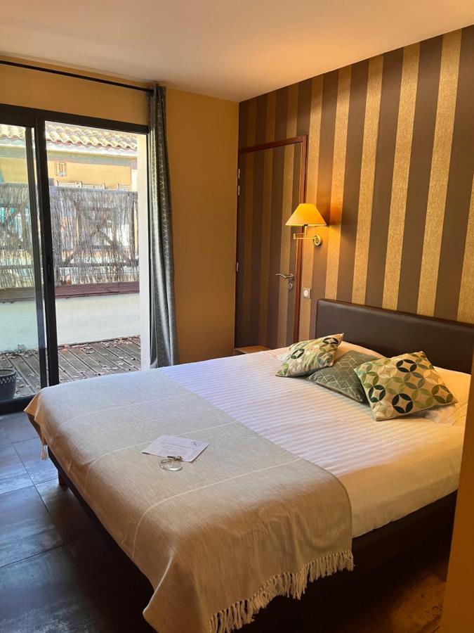 Le Vinois Hotel Caillac Bagian luar foto