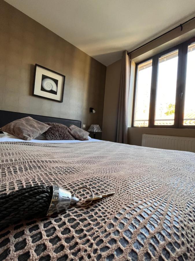 Le Vinois Hotel Caillac Bagian luar foto