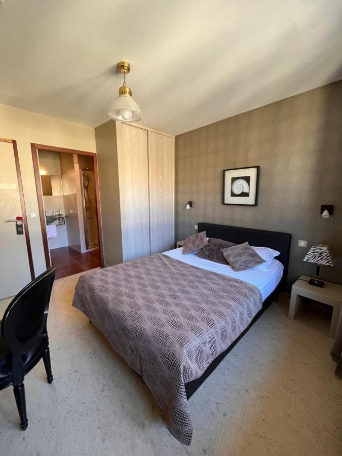 Le Vinois Hotel Caillac Bagian luar foto