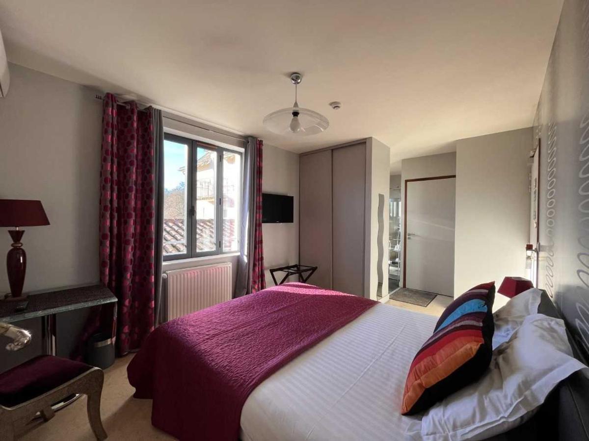 Le Vinois Hotel Caillac Bagian luar foto
